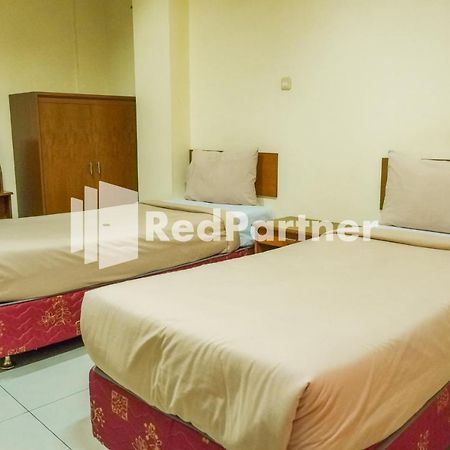 Grand Kembar Hotel Mitra Reddoorz Bandung Exteriér fotografie