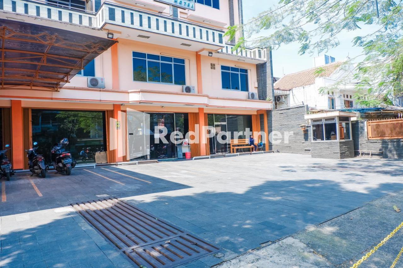 Grand Kembar Hotel Mitra Reddoorz Bandung Exteriér fotografie