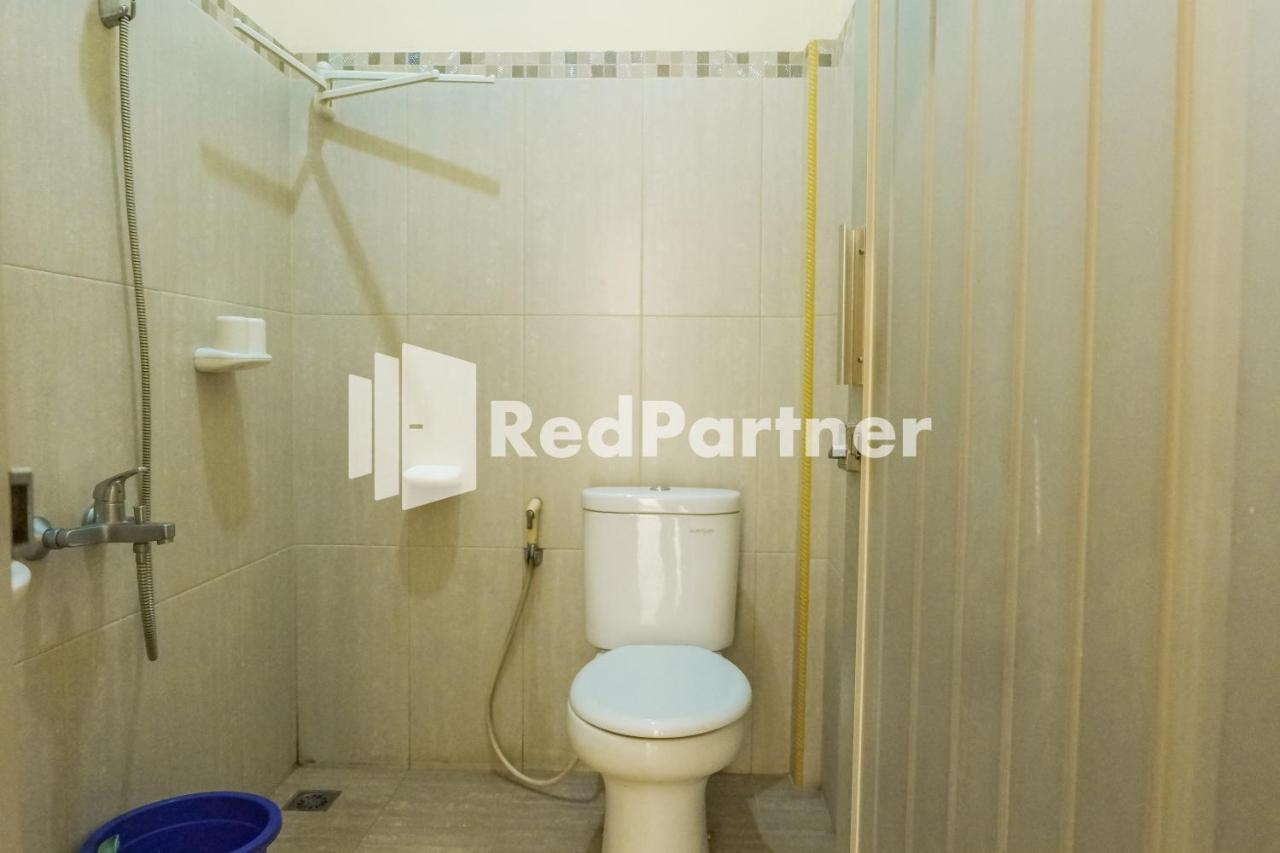 Grand Kembar Hotel Mitra Reddoorz Bandung Exteriér fotografie