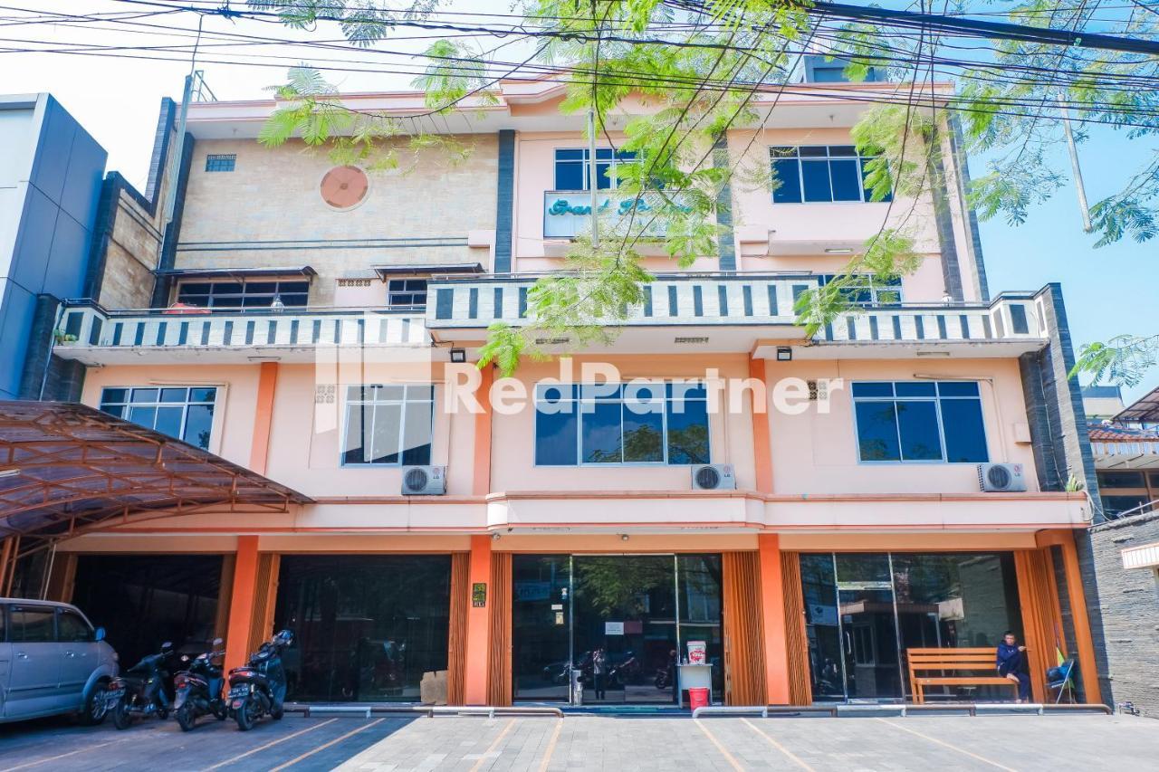 Grand Kembar Hotel Mitra Reddoorz Bandung Exteriér fotografie