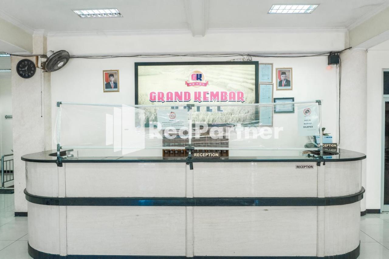 Grand Kembar Hotel Mitra Reddoorz Bandung Exteriér fotografie
